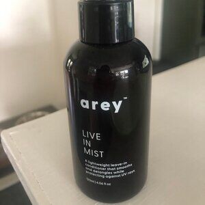 Arey Live in Mist